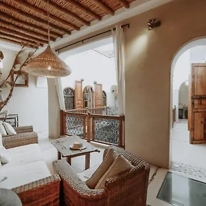 رياد Dar Nour El Houda