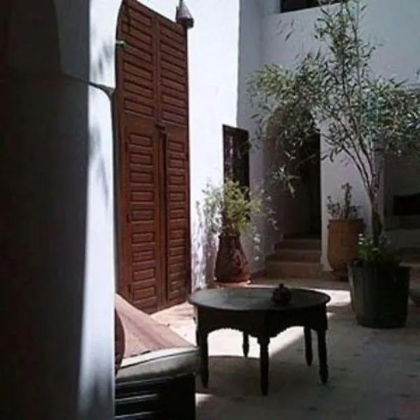 Riad Noor Charana Marrakesz 3*,